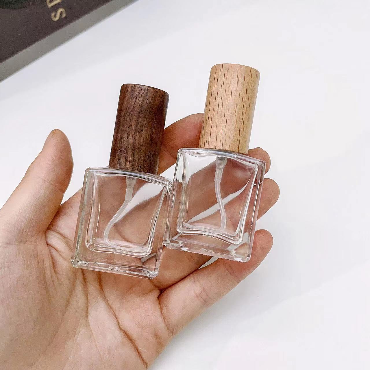Flacone Spray per profumo in v - Perfume Fragrance Machine recensione e prezzo